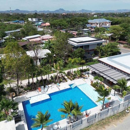 Sunset Resorts And Bar Ban Nong Chaeng  Exterior photo