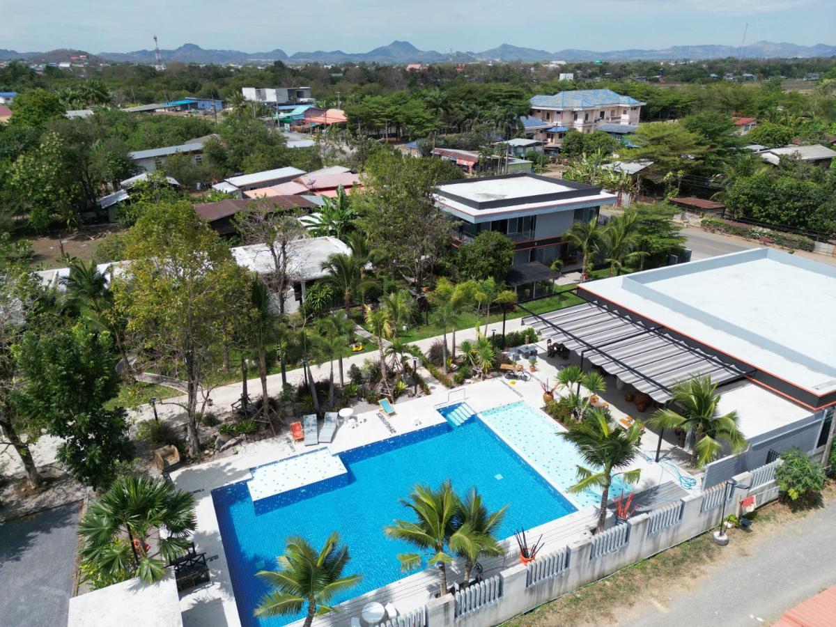Sunset Resorts And Bar Ban Nong Chaeng  Exterior photo