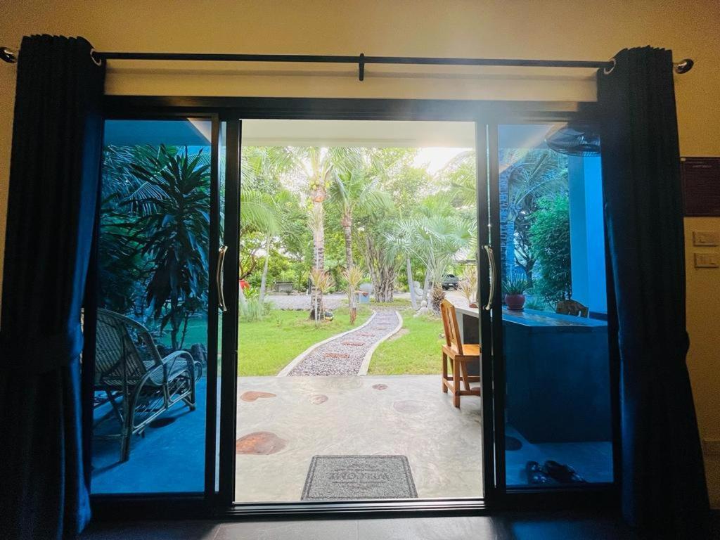 Sunset Resorts And Bar Ban Nong Chaeng  Exterior photo