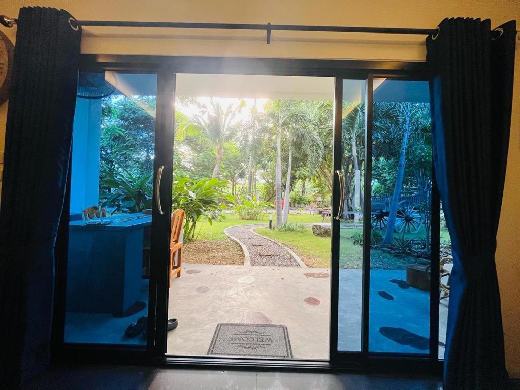 Sunset Resorts And Bar Ban Nong Chaeng  Exterior photo